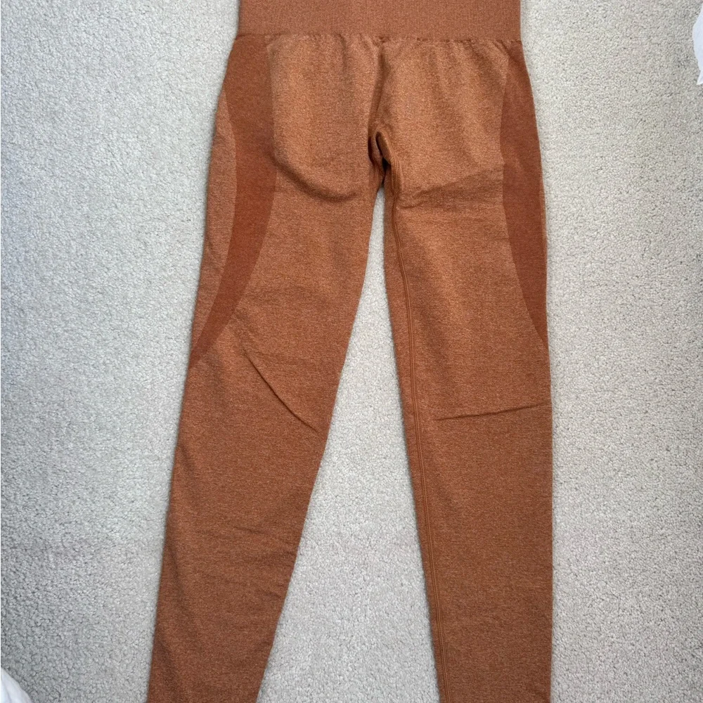 NVGTN Women's Leggings in Orange - Picture 3 of 3